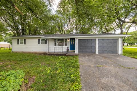 1633 N Yulan Ave, Springfield, MO 65803 photo 1