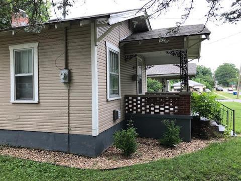 1351 E Atlantic St, Springfield, MO 65803 photo 1