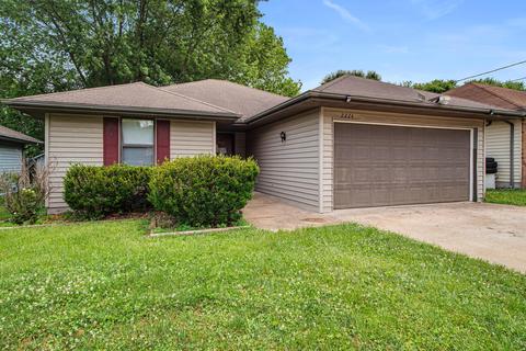 2224 N Grace Ave, Springfield, MO 65803 photo 1