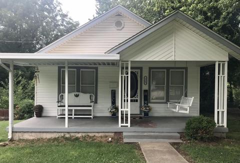 2463 N Albertha Ave, Springfield, MO 65803 photo 1