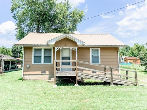 300 Bacorn Ave, Ava, MO 65608 photo 1