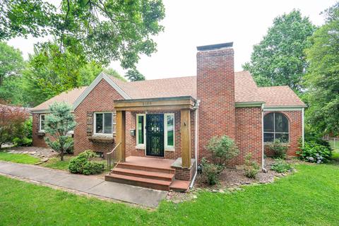 2102 S Windsor Dr, Springfield, MO 65807 photo 1
