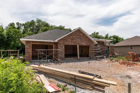314 E Thistlewood Dr, Springfield, MO 65803 photo 1