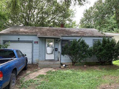 1506 W Calhoun St, Springfield, MO 65802 photo 1