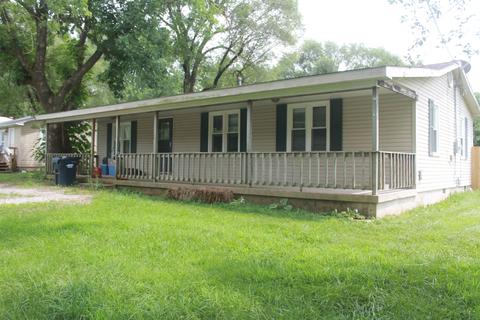 704 Hooker Dr, Buffalo, MO 65622 photo 1