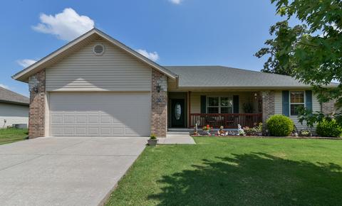 511 Rice St, Clever, MO 65631 photo 1