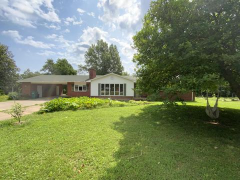 1104 Garst St, Cabool, MO 65689 photo 1