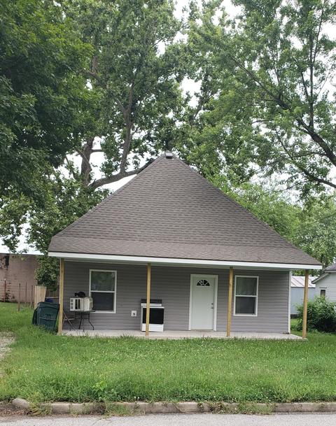 103 E Bond St, Monett, MO 65708 photo 1