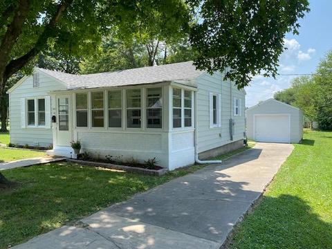 1021 Oak Ave, Aurora, MO 65605 photo 1