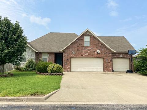 919 N Travis Ave, Republic, MO 65738 photo 1