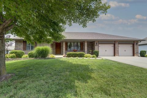 1359 E Stoneridge Dr, Springfield, MO 65803 photo 1
