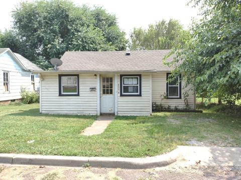 405 Pearl St, Monett, MO 65708 photo 1