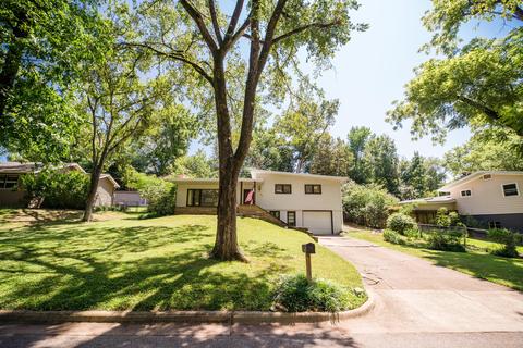 906 W Oklahoma St, Branson, MO 65616 photo 1