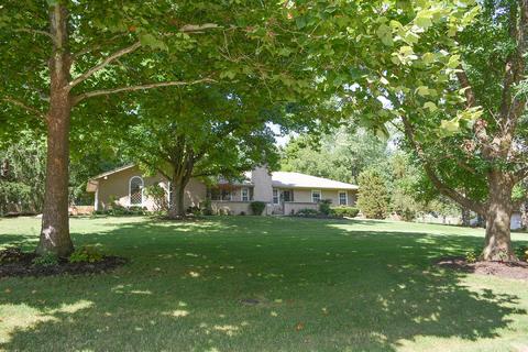 5653 E Meadowmere St, Springfield, MO 65809 photo 1