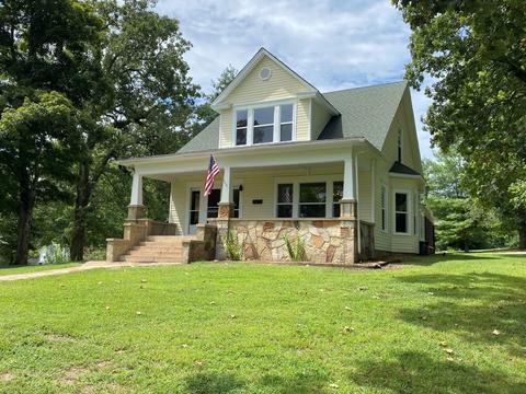 129 N 9th St, Thayer, MO 65791 photo 1