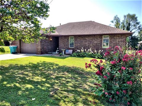 1462 E Mcclernon St, Springfield, MO 65803 photo 1