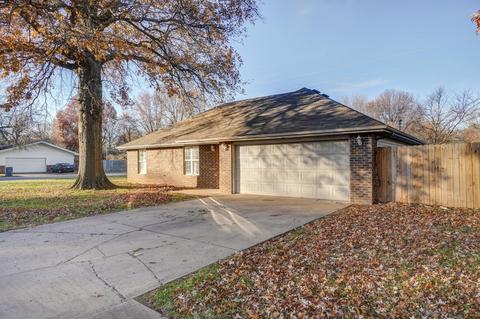 1021 W Edgewood St, Springfield, MO 65807 photo 1