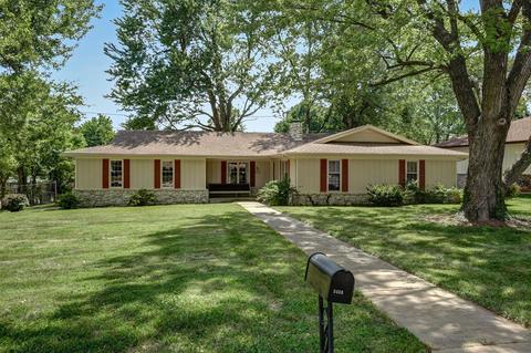 3458 E Carol Dr, Springfield, MO 65809 photo 1