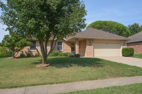 3575 W Vincent Dr, Springfield, MO 65810 photo 1