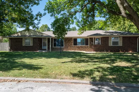 2029 S Barcliff Ave, Springfield, MO 65804 photo 1