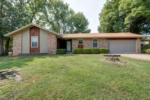 1051 S Timbercreek Ave, Springfield, MO 65802 photo 1