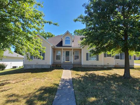 1301 Ginger Blue Ave, Monett, MO 65708 photo 1