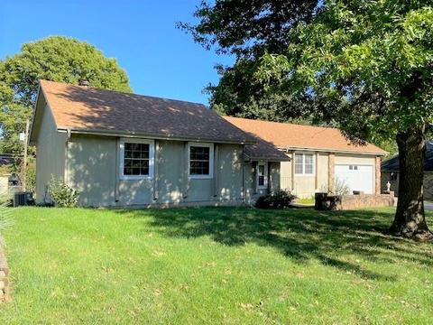 4102 S Ashmont Ave, Springfield, MO 65807 photo 1