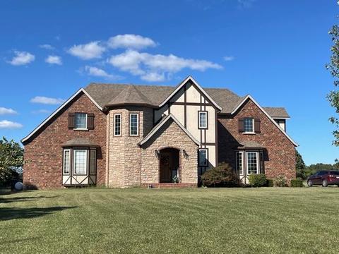 918 Grayhawk, Marshfield, MO 65706 photo 1