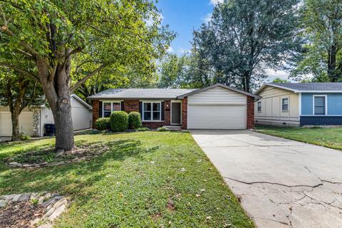 922 W Crestview St, Springfield, MO 65807 photo 1
