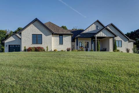 3953 E Burks Pl, Springfield, MO 65809 photo 1