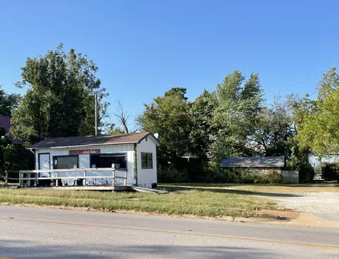 209 E State St, Mountain Grove, MO 65711 photo 1