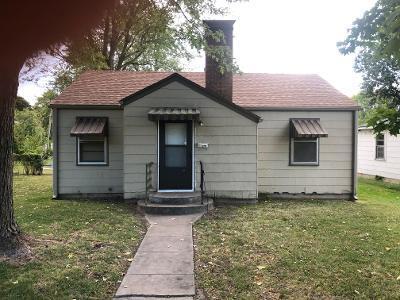 1005 S Rinker Ave, Aurora, MO 65605 photo 1