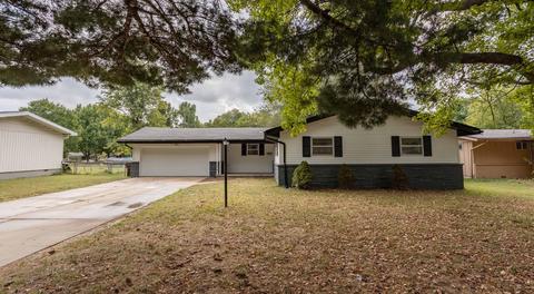 3254 E Seminole St, Springfield, MO 65804 photo 1