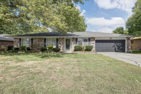 1339 E Lakewood St, Springfield, MO 65804 photo 1