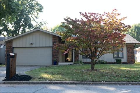 2521 S Delaware Ave, Springfield, MO 65804 photo 1