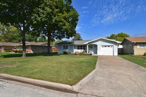 1909 E High St, Springfield, MO 65803 photo 1