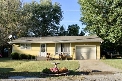1015 Sunset St, Aurora, MO 65605 photo 1