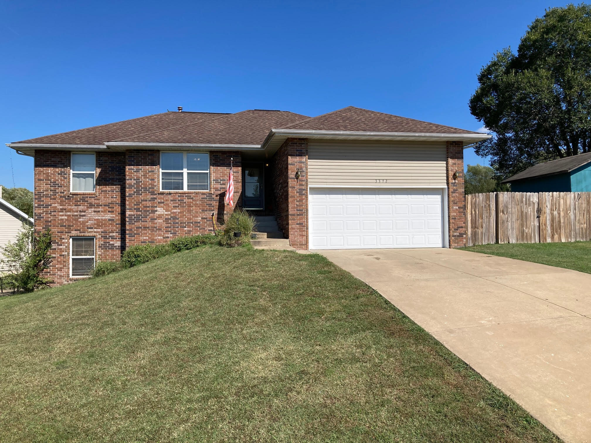 3372 S Valley View Dr, Springfield, MO 65807 photo 1