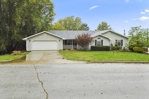541 N Dill St, Marshfield, MO 65706 photo 1