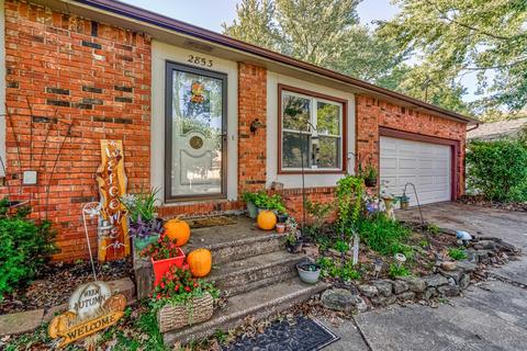 2853 S Dayton Ave, Springfield, MO 65807 photo 1