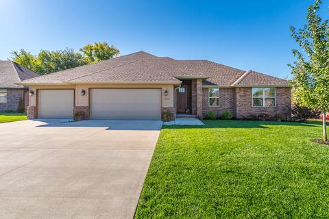3758 W Stonehinge Dr, Springfield, MO 65807 photo 1