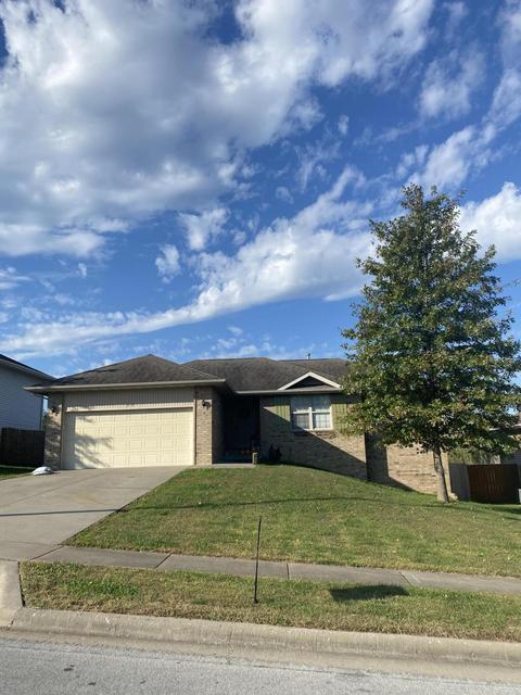 218 W Mazzy Dr, Springfield, MO 65803 photo 1