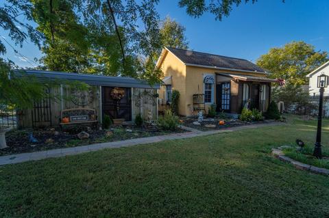 205 E Prairie Ln, Ash Grove, MO 65604 photo 1