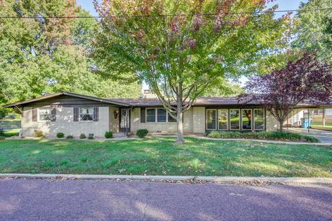 1302 Hillcrest Dr, Monett, MO 65708 photo 1