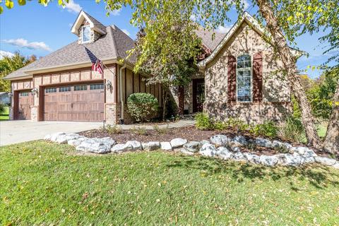 1629 E Oak Creek St, Springfield, MO 65804 photo 1