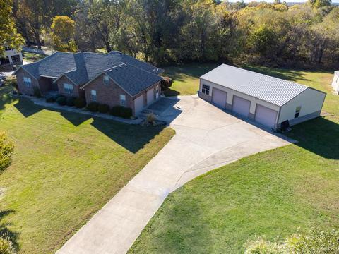 904 Maxine Ave, Crane, MO 65633 photo 1