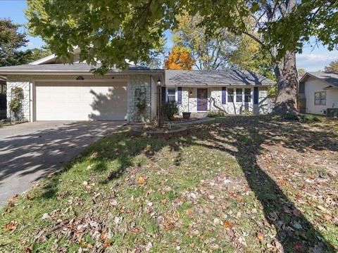 1701 E Cardinal St, Springfield, MO 65804 photo 1
