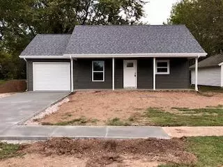 520 N Pine St, Marshfield, MO 65706 photo 1