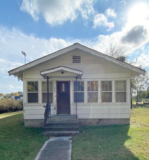 1216 E 2nd St, Joplin, MO 64801 photo 1