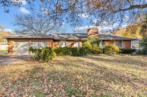 2048 S Valley Rd, Springfield, MO 65804 photo 1
